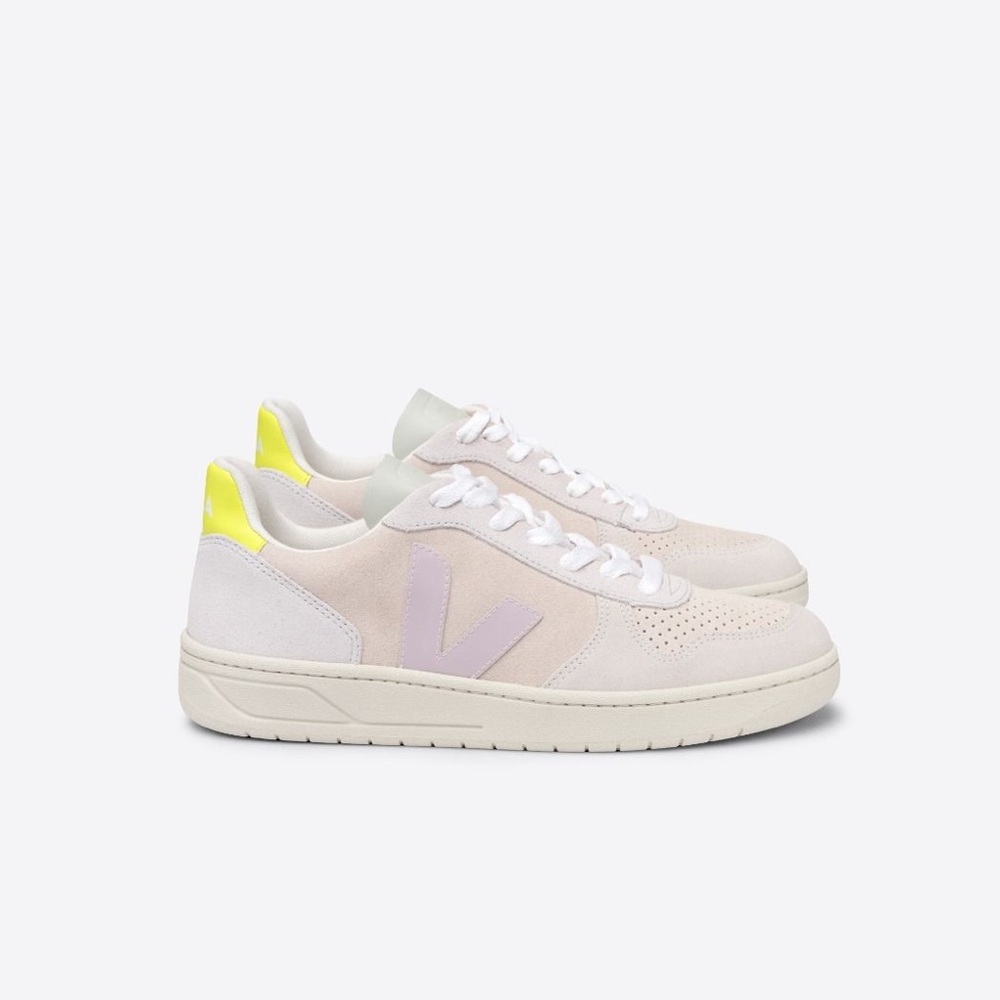 Veja Suede Size 8
